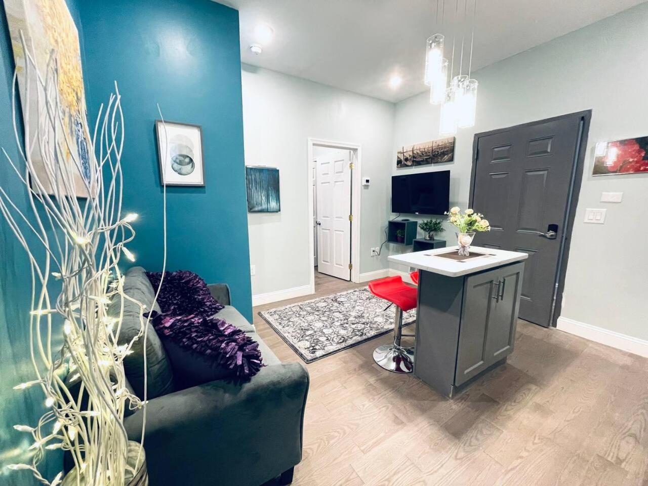 Rittenhouse Square Near Kimmel Center 1bd Apartment *